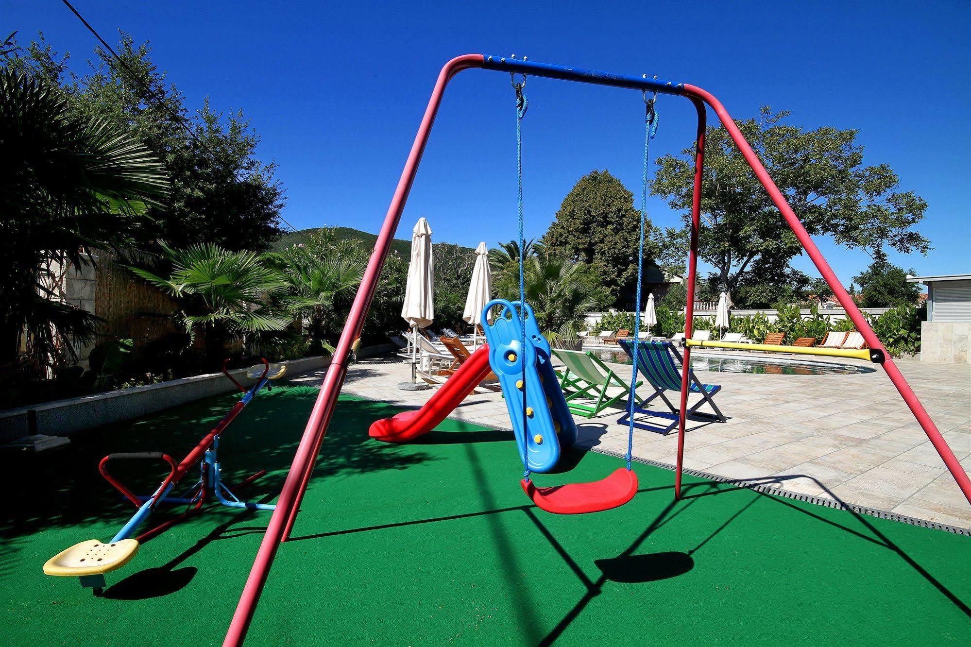 Hotel Aruba Budva Luaran gambar